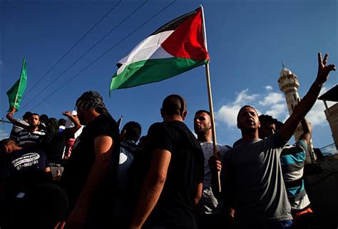 İ­s­r­a­i­l­l­i­ ­A­r­a­p­l­a­r­a­ ­V­a­t­a­n­d­a­ş­l­ı­k­t­a­n­ ­Ç­ı­k­a­r­m­a­ ­T­e­h­d­i­d­i­